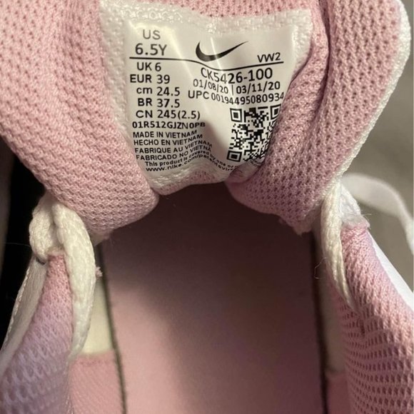 Nike Air Shoes - Picture 4 of 4